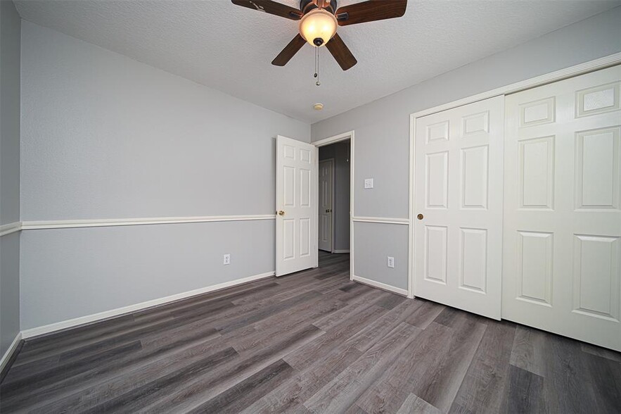 Building Photo - 15331 Hickory Dale St