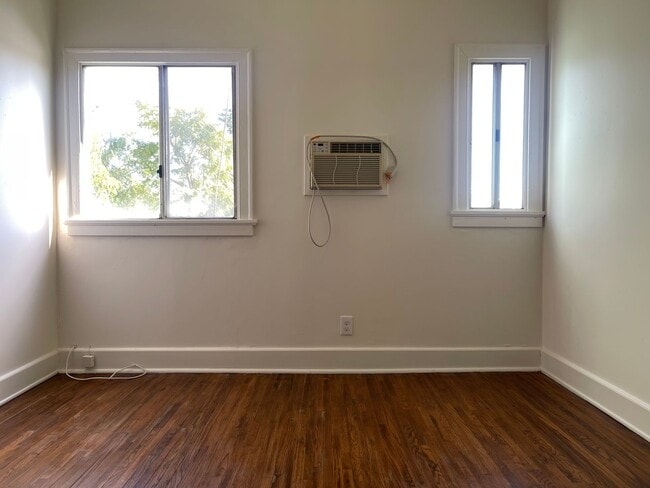 Building Photo - KENWOOD