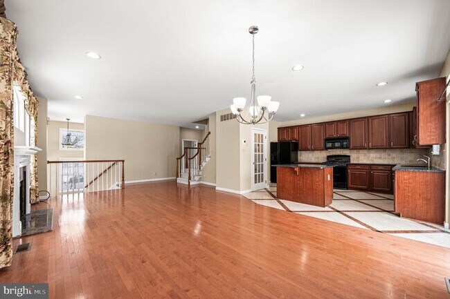 Building Photo - 120 Elizabeth Ct