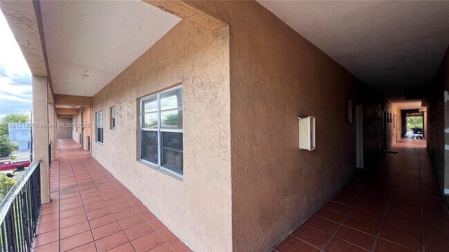 Building Photo - 3675 W 11th Ave