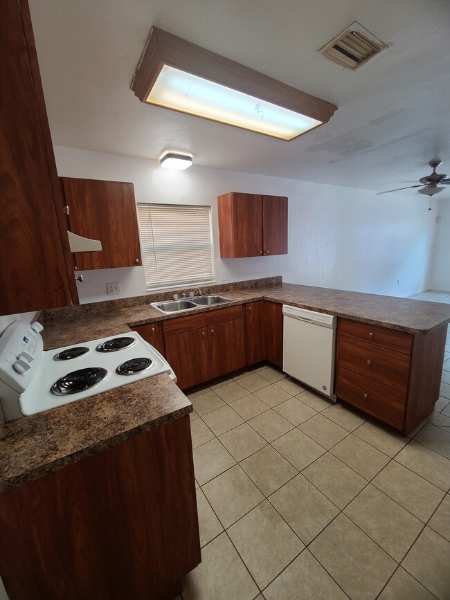Building Photo - 3202 SW 26 Way