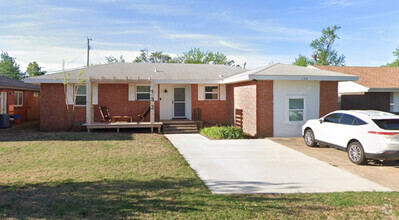 Building Photo - 132 Elwood Dr