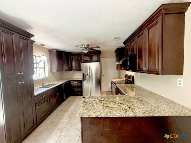 Building Photo - 103 Crestview Dr