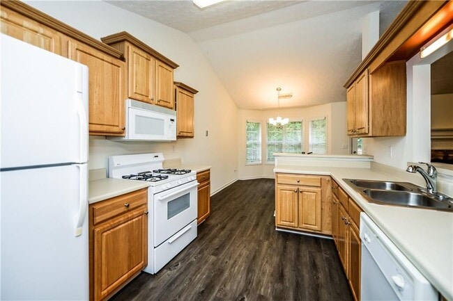 Building Photo - 805 Lewis Ridge Cir
