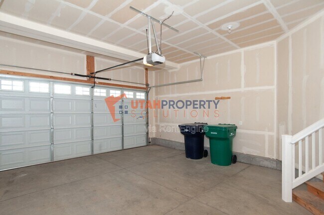 Building Photo - 15351 Tarawa Dr