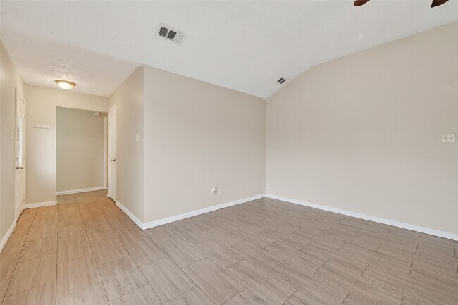 Building Photo - 17010 Bentana Ct