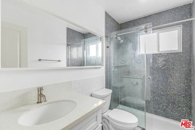 Building Photo - 1323 11th St