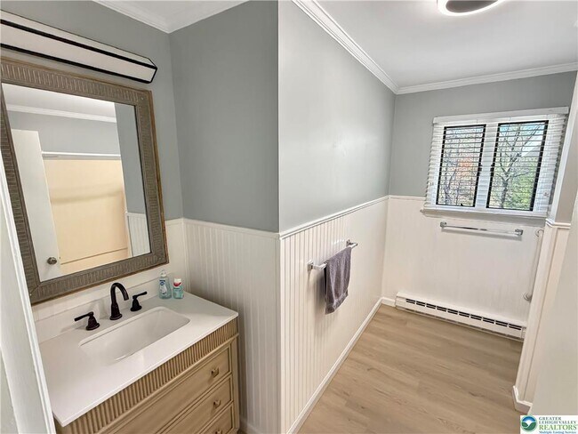 Building Photo - 308 Hemlock Ln