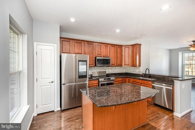 Building Photo - 4631 Alliance Way
