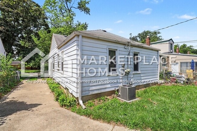 Building Photo - 17326 Garfield St