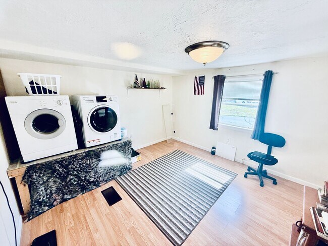 Building Photo - 1419 Turkey Creek Dr NE