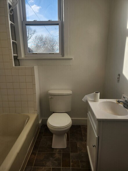 Building Photo - 1431 Scoville Ave SW