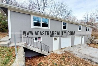 Building Photo - Completely Renovated Duplex in KCK, Beautiful Finishings-Available in JUNE!!