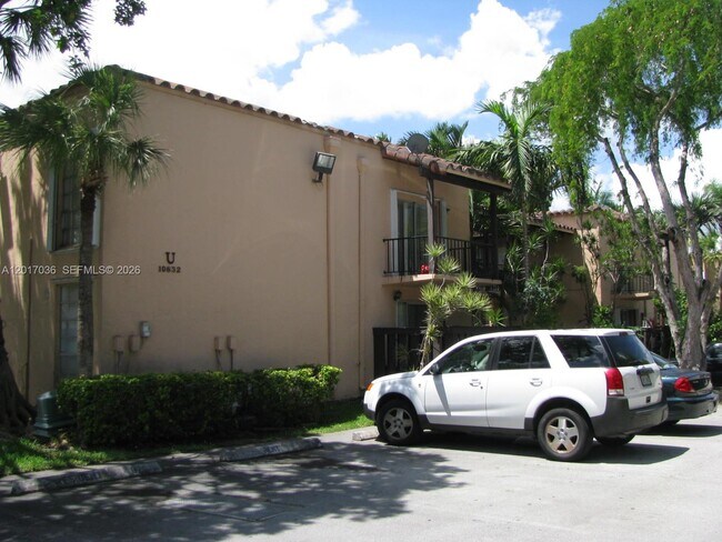 Building Photo - 10832 N Kendall Dr