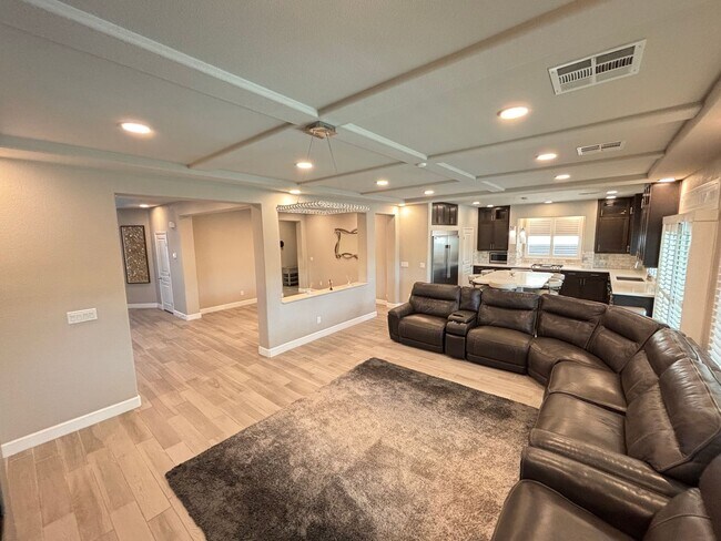 Building Photo - Contemporary 4Bed/3Bath/3 Car/+ Loft -residence located in the Silverado Ranch area