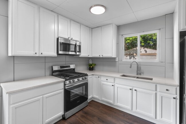 Building Photo - South Rosedale Avenue