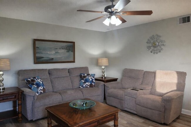 Building Photo - 14521 Catalina Cir