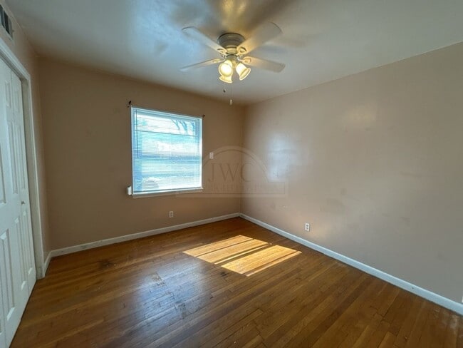 Building Photo - 1008 Goode Dr