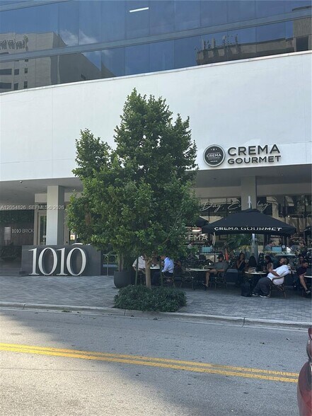 Building Photo - 1010 Brickell Ave
