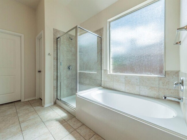 Building Photo - 18705 Falcon Pointe Blvd