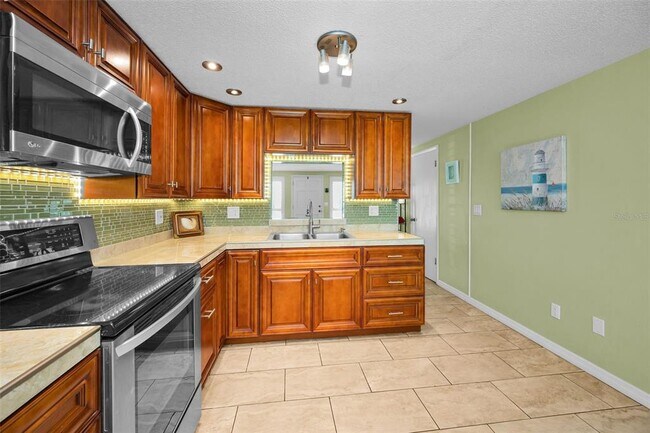 Building Photo - 1000 Crane Ct