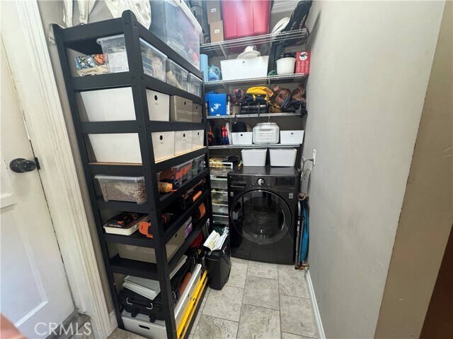 Building Photo - 800 Skyland Dr