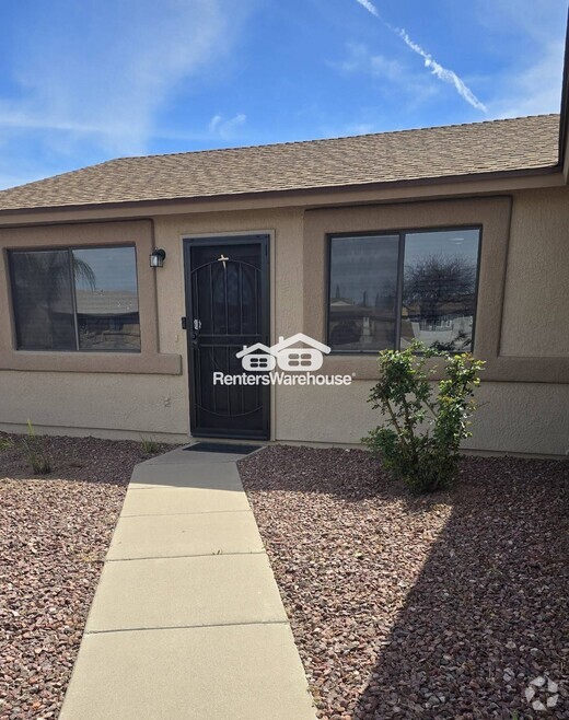 Building Photo - 1741 W Ransom Oaks Dr