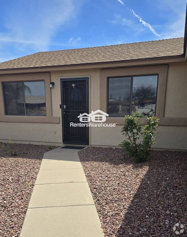 Building Photo - 1741 W Ransom Oaks Dr