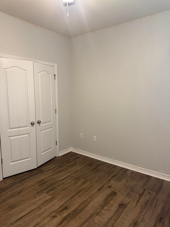Building Photo - 156 Creve Core Dr