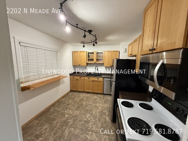 Building Photo - 2202 N Meade Ave