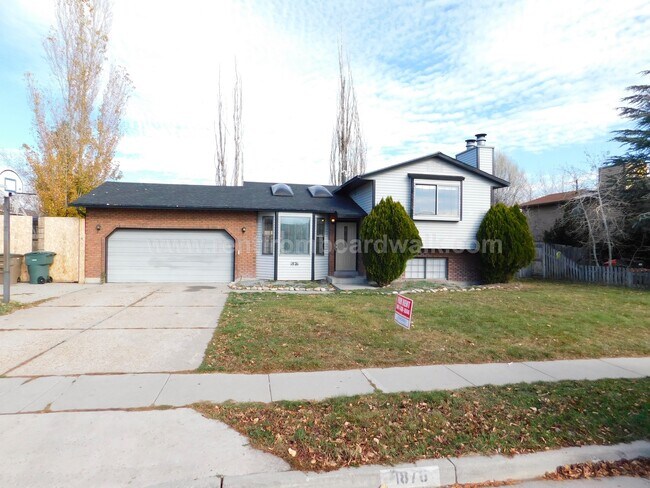 Building Photo - Beautiful Single Family Home in Salt Lake!