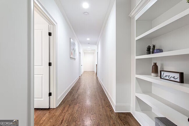 Building Photo - 222 Kirkwood Rd NE