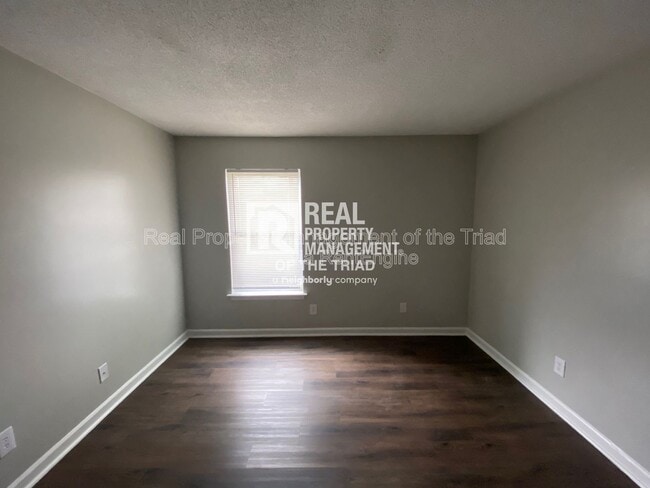 Building Photo - 2616 Randleman Rd