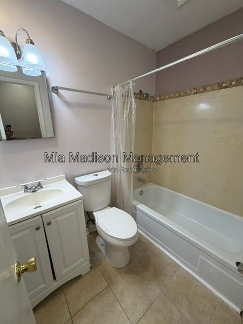 Building Photo - 9406 Dunwoody Dr