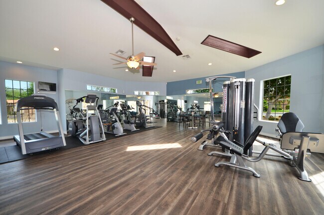 Building Photo - 45596 Torrey Pines Ct