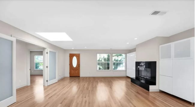 Building Photo - Spacious 4 Bed, 4 Bath Executive Home on Peaceful Cul-de-Sac!