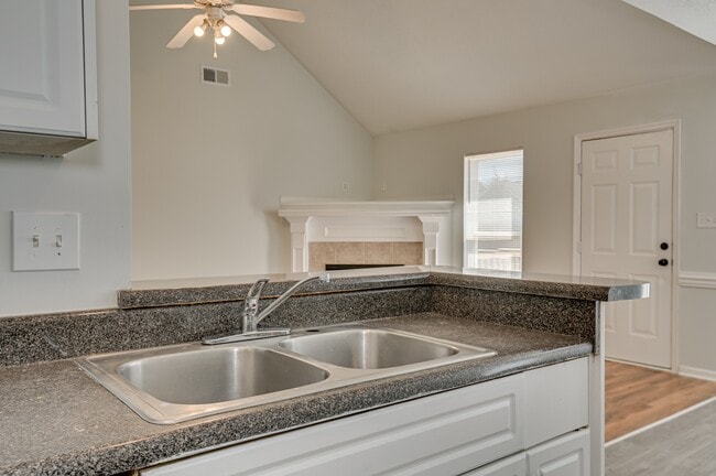 Building Photo - 409 Urial Dr