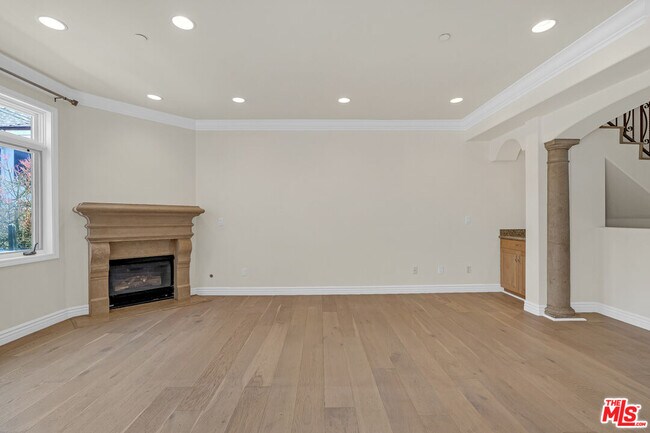 Building Photo - 1022 10th St