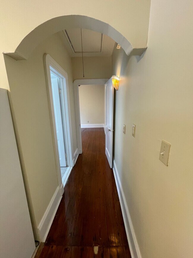 Building Photo - Charming 1-Bedroom Apartment in the Heart of Mid-City