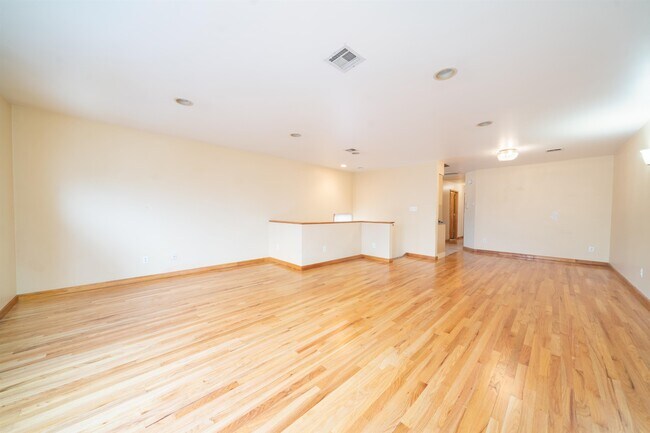 Building Photo - 162 W 53rd St