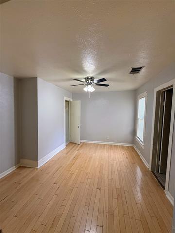 Building Photo - 1007 W Clarendon Dr