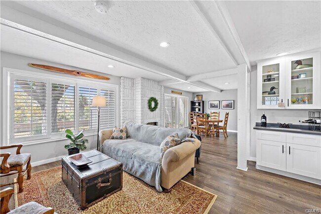 Building Photo - 23078 Vía Cereza