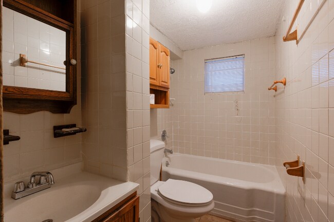 Building Photo - 209 Tioga St