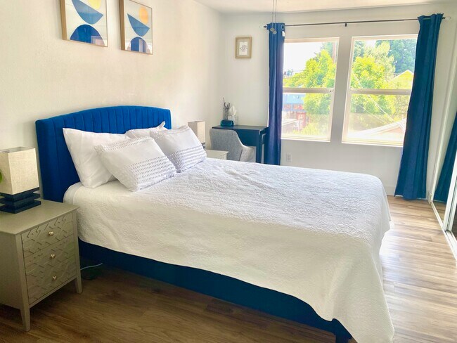 Building Photo - 1215 SE Lexington St