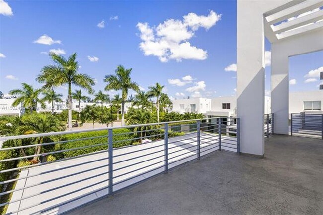 Building Photo - 10359 NW 67th Terrace