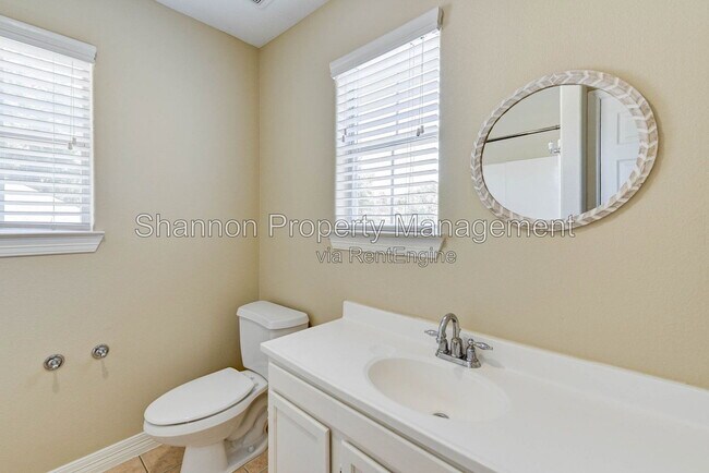 Building Photo - 2919 Crest Park Dr