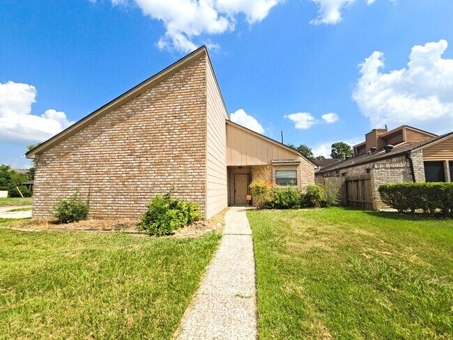 Primary Photo - 1705 Bodart Ct