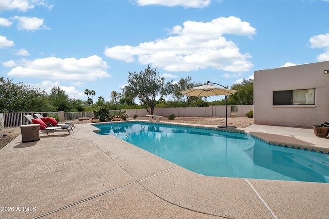 Building Photo - 8001 E Vista Bonita Dr