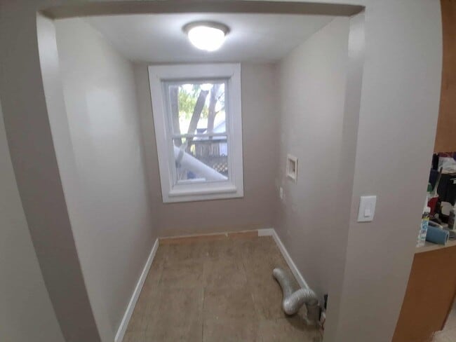 Building Photo - 3 Bedroom single family homes