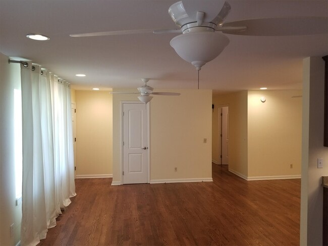 Building Photo - 301 Shannon Dr